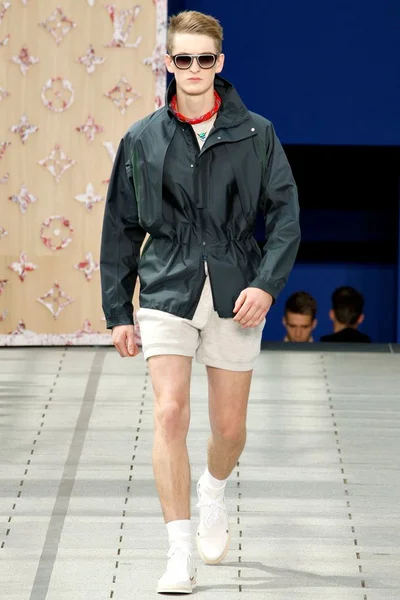 Look 14